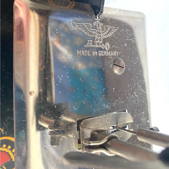 Vintage Black German made Kids Sewing Machine. 1930s. Bonus Guide to Dressmaking - Picture 9 of 14